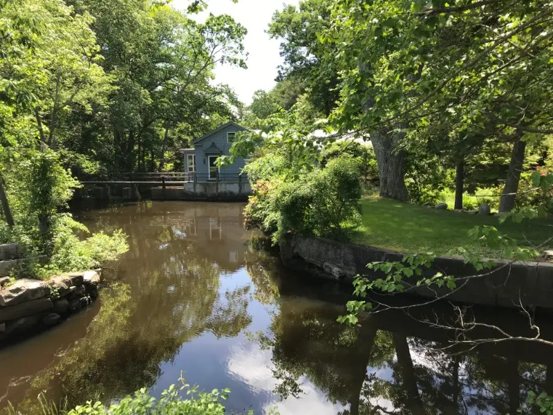 Discover our home remodeling services in Acton and nearby areas.